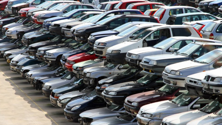 How Services That Pick Up Your Car for Cash Work