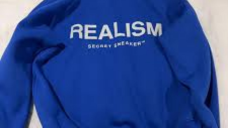 Realism Hoodie — Quiet Strength. Minimal Honesty.